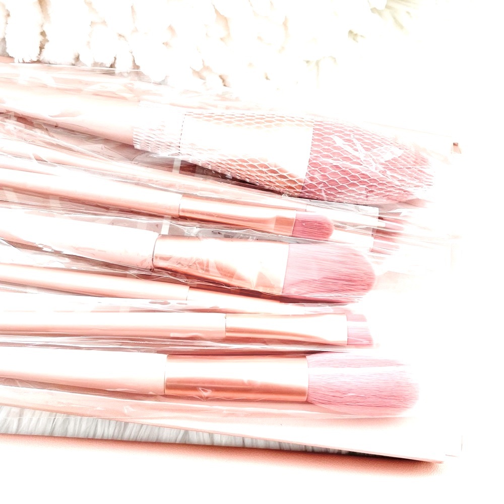 New soft 💓makeup brushes 🌸